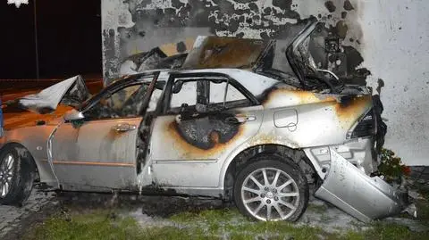 Auto stanęło w płomieniach 