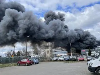 Pożar na terenie firmy tekstylnej w Bydgoszczy