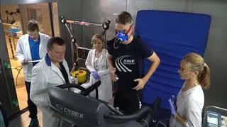 Piłkarze poddawani byli wysiłkom w warunkach takich, jakie spodziewane są w Katarze
