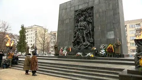 Uroczystości przed Pomnikiem Bohaterów Getta