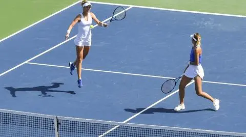 Dwa mecze w nieco ponad trzy godziny. Linette w półfinale debla