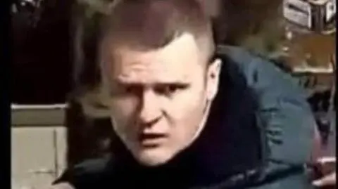 "Ustaliliśmy pierwszego podejrzanego o zabójstwa w Buczy. To dowódca oddziału rosyjskiej Gwardii Narodowej"