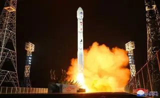 Korea Północna z powodzeniem umieściła na orbicie swojego pierwszego satelitę szpiegowskiego – ogłosiła państwowa agencja prasowa KCNA