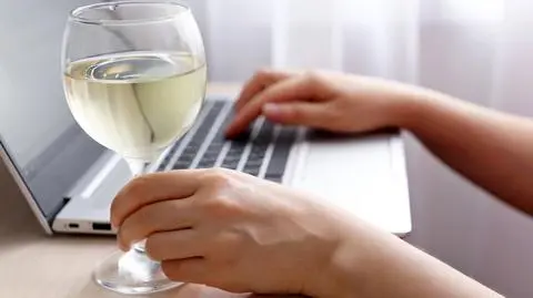 Kaczyński o alkoholizmie kobiet. "To uproszczenie, które więcej zaciemnia"