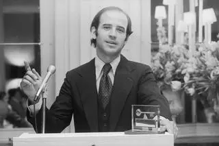 Joe Biden w 1974 roku. W tamtym czasie był najmłodszym z urzędujących senatorów