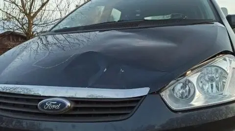 Potrącił dwie kobiety, zatrzymał się, spojrzał na nie i odjechał. Tłumaczył, że "chwilowo spanikował"