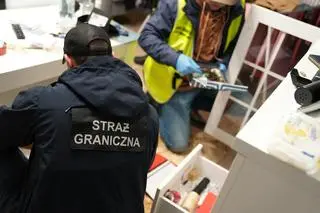 Funkcjonariusze SG rozbili zorganizowaną grupę przemytników ludzi