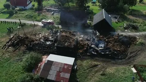 Spaliły się budynki, zginęły zwierzęta. Zatrzymano mężczyznę, który może mieć związek z pożarami