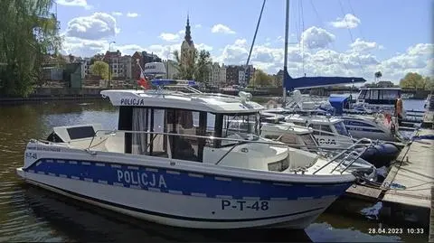 Pijany wypożyczył łódź i pędził nią po rzece 