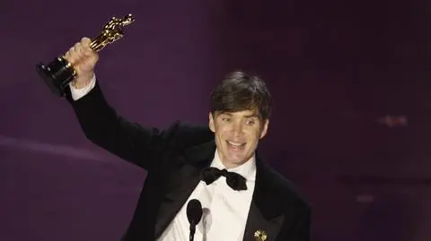 Cillian Murphy odbiera statuetkę Oscara