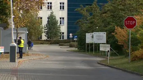 Agresywny pacjent zaatakował personel szpitala. Lekarz został ugodzony nożem