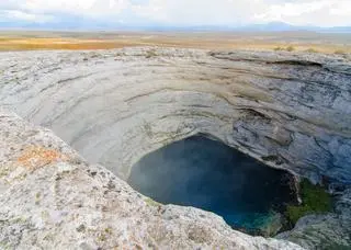 Devil's Hole w Dolinie Śmierci