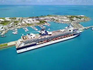 Statek Celebrity Summit na Bermudach w 2017 roku