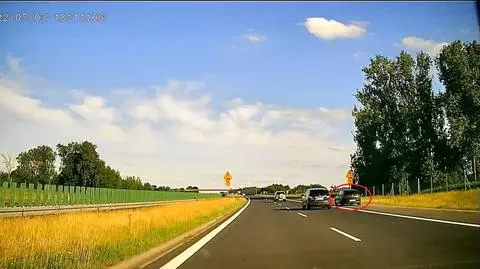 Kierowca BMW wyprzedzał pasem awaryjnym