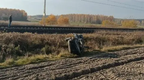 Samochód zderzył się z szynobusem. Nie żyje kierowca