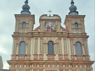 W dalszym etapie mają być odtworzone dwa zegary, które umieszczone były pierwotnie na wieżach kościoła