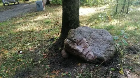 Najnowsza praca artysty wymaga jeszcze doszlifowania. Leży na białostockich Plantach 
