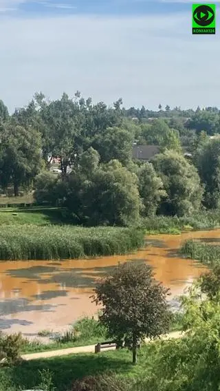 Zanieczyszczone Jezioro Słoneczne