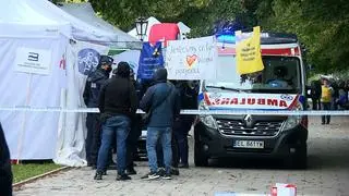 Interwencja policji w białym miasteczku