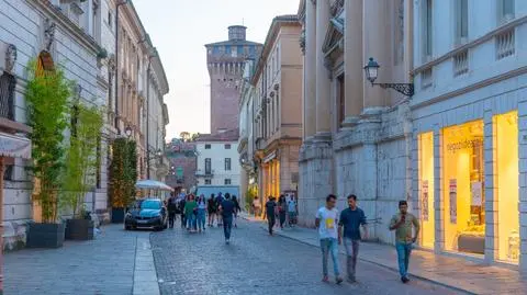 vicenza wlochy shutterstock_2321988541