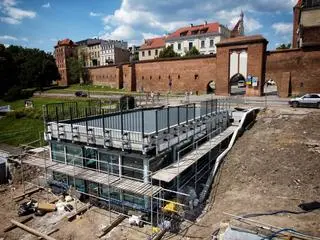 Toruń. Pawilony powstają na Bulwarze Filadelfijskim