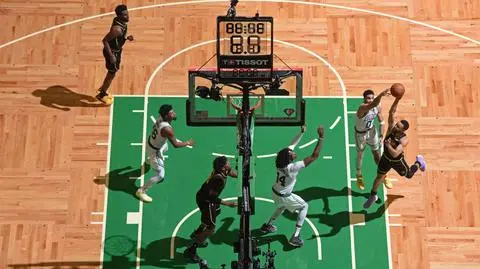Wielki Curry, zimna krew Wojowników. W finale NBA znowu remis
