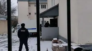 Policja przed gmachem sądu w Penzie 