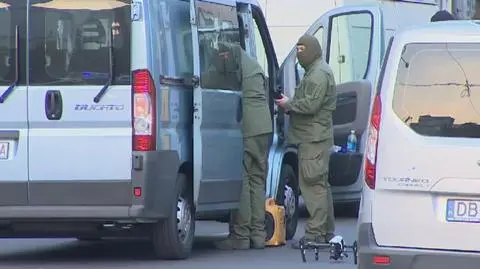 Policja o poszukiwanym mężczyźnie i ładunku wybuchowym