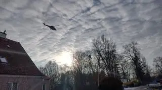 Na miejsce wysłano śmigłowiec ratowniczy z 43 Bazy Lotnictwa Morskiego w Gdyni