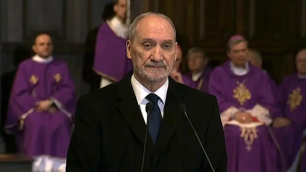 Macierewicz: nie byłoby dzisiejszych sukcesów Polski bez dorobku rządu Olszewskiego