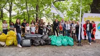 Tylko w tym roku do akcji sprzątania zgłosiło się około 400 tysięcy osób