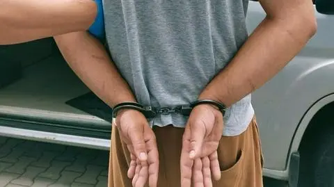 Zażądał sto tysięcy złotych. "Groził, że zabije ją, jej męża i dzieci" 