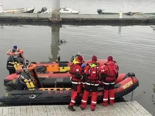 Ratownicy WOPR szukają zaginionego na Wiśle wędkarza