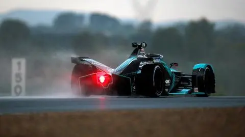 Formuła E reaguje na groteskowy finisz w Walencji