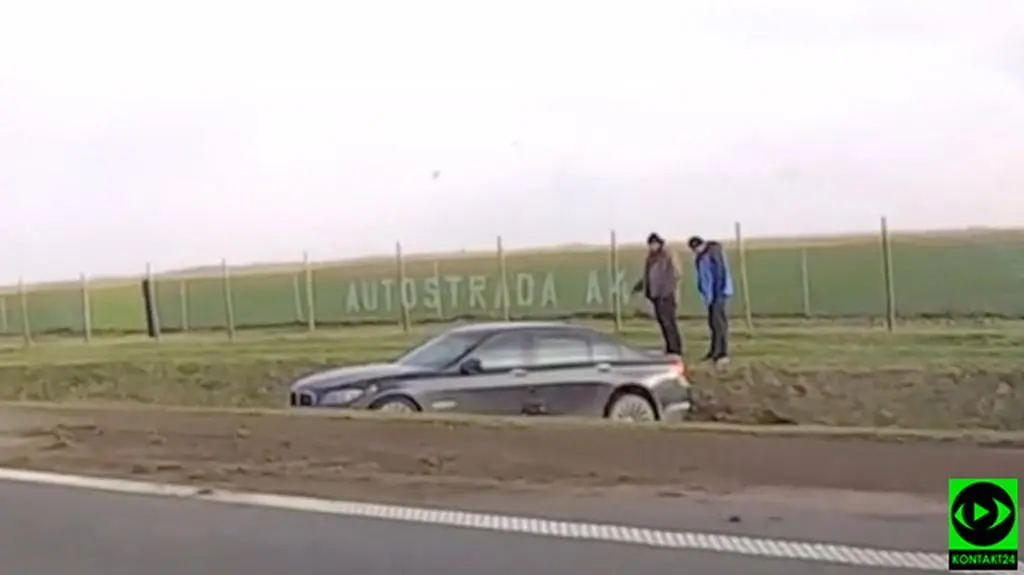 "Na ulicy leżały resztki opony". Nagranie z A4