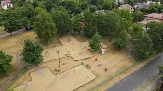 Boisko ma być zlikwidowane, a plac zabaw otoczony ekranami akustycznymi