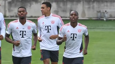 17-latek wzmacnia atak Bayernu, choć nie jako zastępca Lewandowskiego