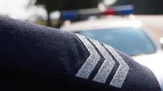Kiedy przyjechali policjanci, mężczyzna wyskoczył przez okno