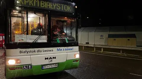 Autobusy zostały oznaczone napisami "Białystok dla Lwowa" i hasłem po ukraińsku "My z Wami"