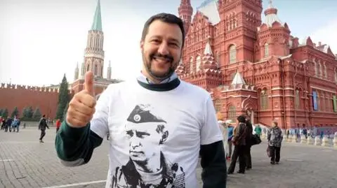 Matteo Salvini w koszulce popierającej Putina