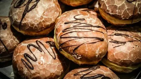 Kiedy wypada tłusty czwartek 2021 i dlaczego właściwie jemy pączki?