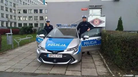 Dziecko nie mogło oddychać, samochód utknął w korku. Interweniowali policjanci