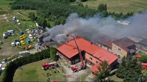 Pożar warsztatu samochodowego. Walczyło z nim 20 zastępów straży