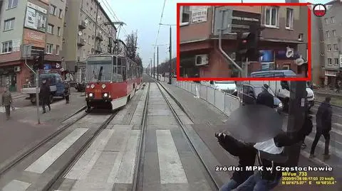 Wbiegli pod tramwaj na czerwonym, ona w ciąży