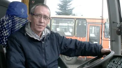 Trzynastolatek w autobusie został raniony nożem, pomógł mu kierowca 