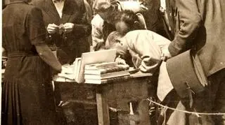 Loteria książkowa na wrocławskim Rynku - lata 50