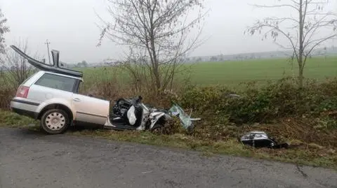 Śmiertelny wypadek pod Namysłowem. Nie żyje 36-latek. Ranna kobieta i czteroletnie dziecko
