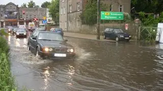 Ulice Kartuz zamieniły się w rzeki