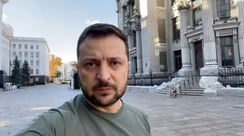 "Próbuje się nas unicestwić, wymazać". Zełenski publikuje nagranie z ataku
