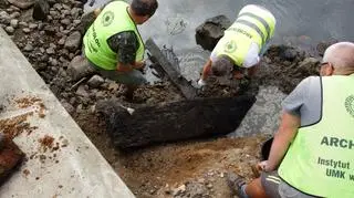 Toruń. Odkrycie reliktów szkuty przy brzegu Wisły